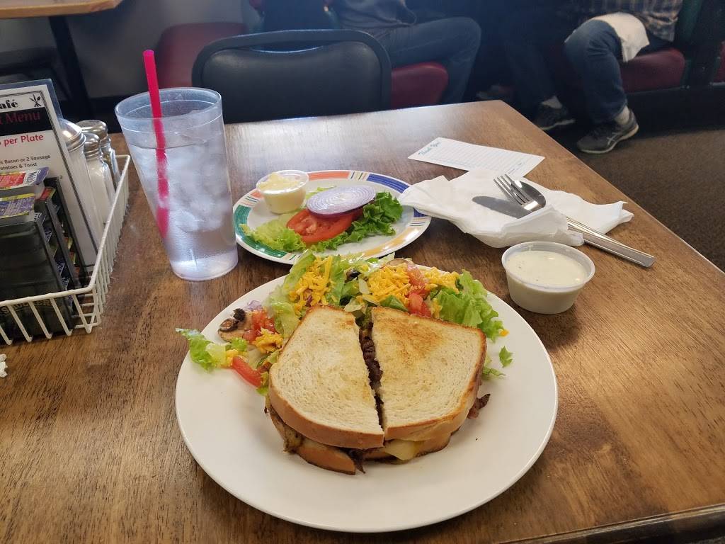 McBrayers Hometown Cafe | restaurant | 1081 Solano St # A, Corning, CA 96021, USA | 5308244383 OR +1 530-824-4383