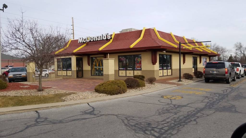 McDonalds | cafe | 1705 E Commercial Ave, Lowell, IN 46356, USA | 2196968010 OR +1 219-696-8010