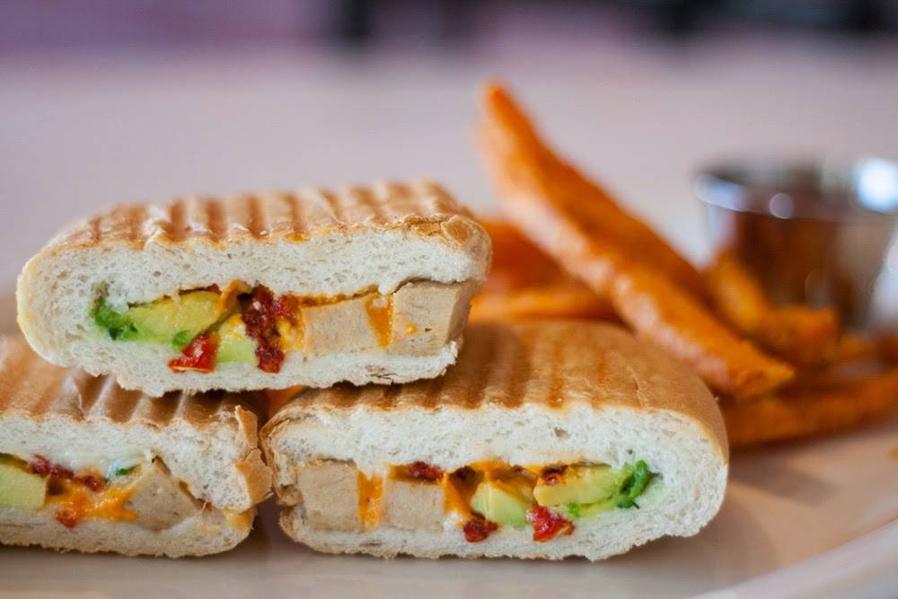 My Vegan Gold | restaurant | 4319 Sunset Blvd, Los Angeles, CA 90029, USA | 3235226500 OR +1 323-522-6500