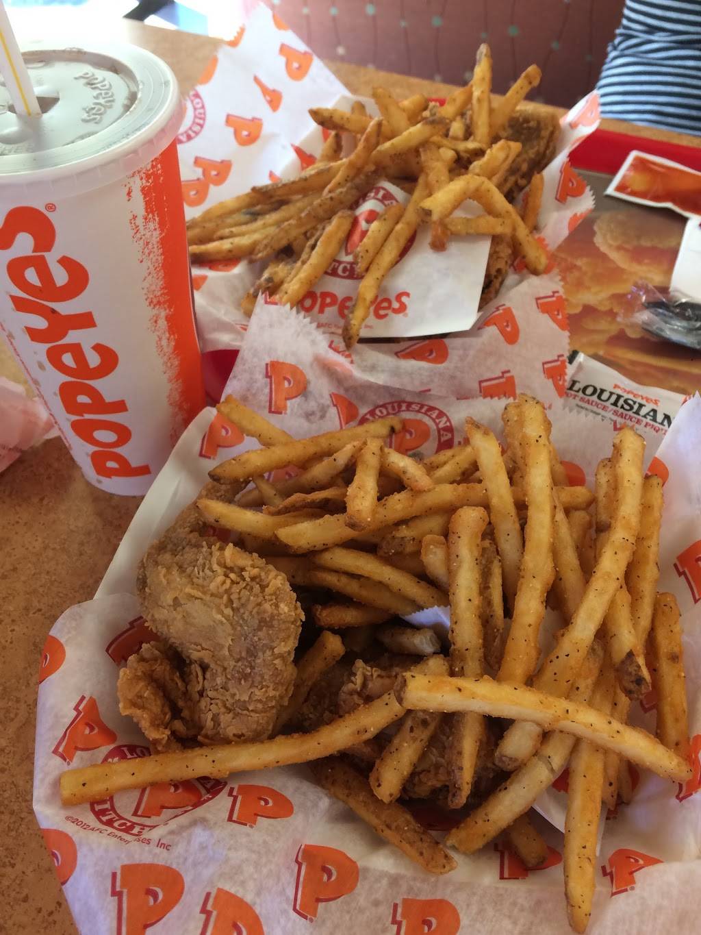 Popeyes® (Dufferin & Yorkdale) | restaurant | 3317 Dufferin St, Toronto, ON M6A 2T7, Canada | 6473434100 OR +1 647-343-4100