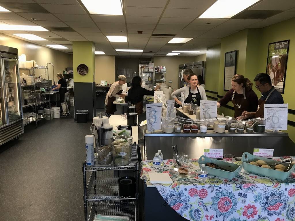 Dream Dinners | meal takeaway | 4701 41st Ave SW #110, Seattle, WA 98116, USA | 2069385999 OR +1 206-938-5999