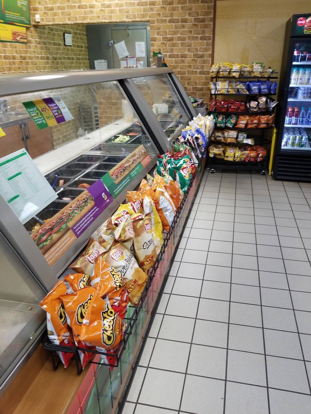 Subway Restaurants | restaurant | Shops of, 100 Country Club Rd Ste 105, Argyle, TX 76226, USA | 9404649988 OR +1 940-464-9988