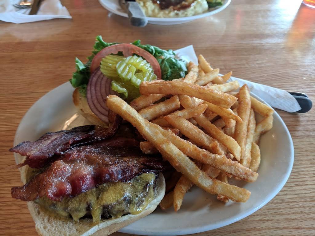 Prime Time Restaurant & Sports Bar | restaurant | 4450 Pacific Ave, Forest Grove, OR 97116, USA | 5033573684 OR +1 503-357-3684