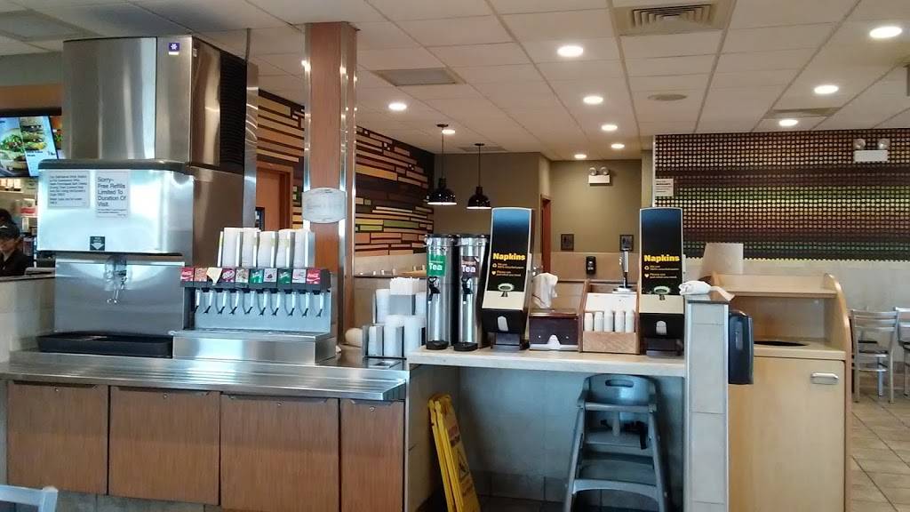 McDonalds | cafe | 774 E Rollins Rd, Round Lake Beach, IL 60073, USA | 8475461500 OR +1 847-546-1500