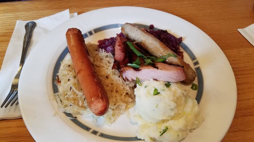 Bayern Stube Restaurant | restaurant | 209 N Sangamon Ave, Gibson City, IL 60936, USA | 2177848304 OR +1 217-784-8304