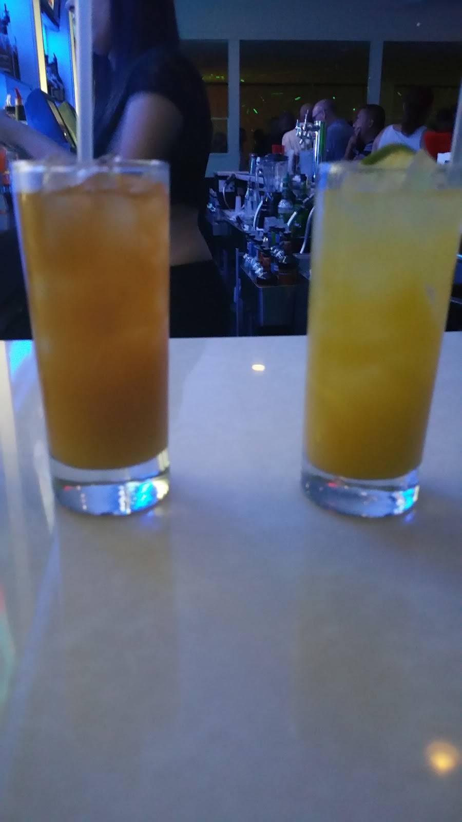 Sazon Y Mambo | restaurant | 1691 Main St, Bridgeport, CT 06604, USA | 2033363636 OR +1 203-336-3636