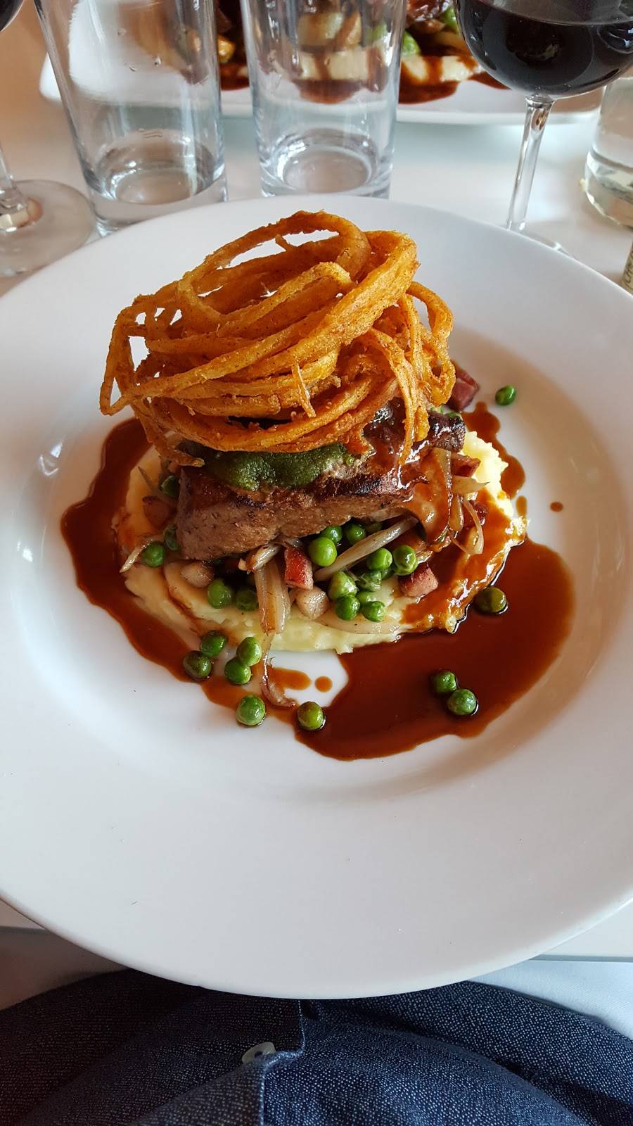 Restaurant Wellington | restaurant | 3629 Rue Wellington, Verdun, QC H4G 1T9, Canada | 5144191646 OR +1 514-419-1646