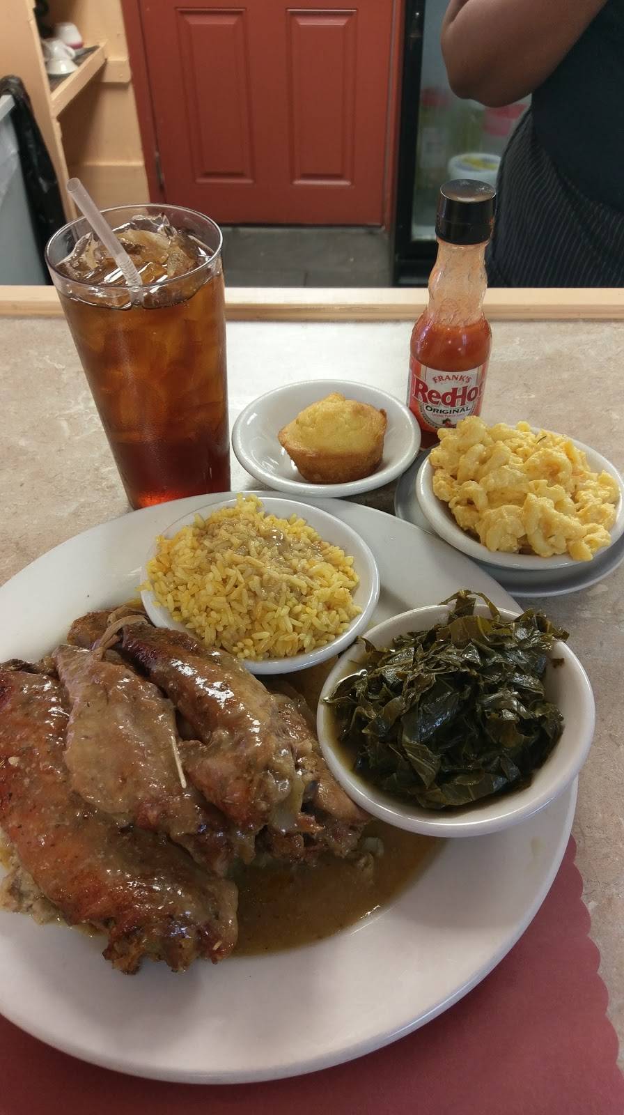 Nikkis Place Southern Cuisine | restaurant | 742 Carter St, Orlando, FL 32805, USA | 4074255301 OR +1 407-425-5301