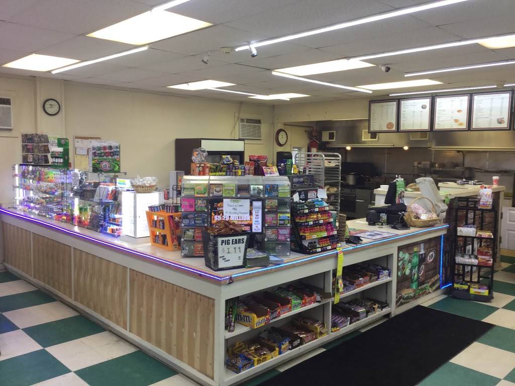 Chelsea Gas Station | meal takeaway | 734 River Rd, Chelsea, ME 04330, USA | 2075821070 OR +1 207-582-1070