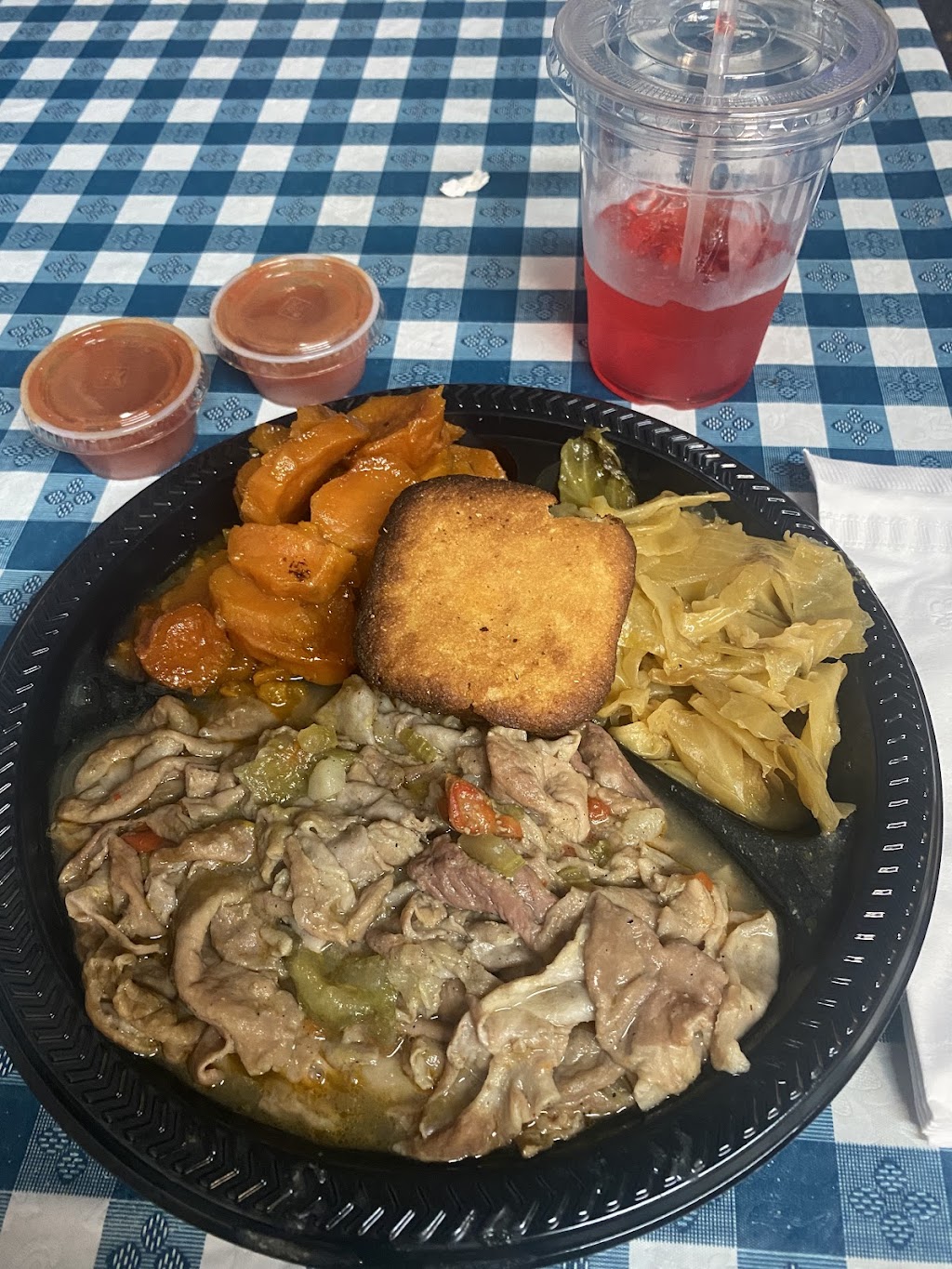 Robertas Soul | restaurant | 894 S Highland St, Memphis, TN 38111, USA | 9014793213 OR +1 901-479-3213