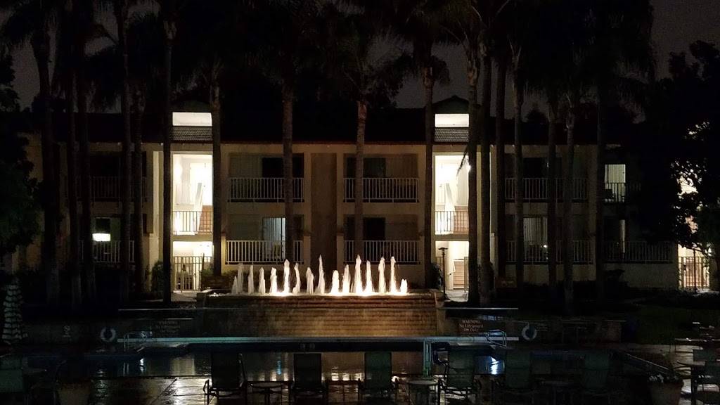 Bistro | restaurant | 1801 Barber Ln, Milpitas, CA 95035, USA | 4089431110 OR +1 408-943-1110