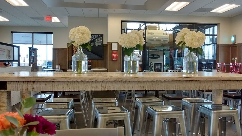 Chick-fil-A | restaurant | 101 S Veterans Pkwy, Normal, IL 61761, USA | 3092689500 OR +1 309-268-9500