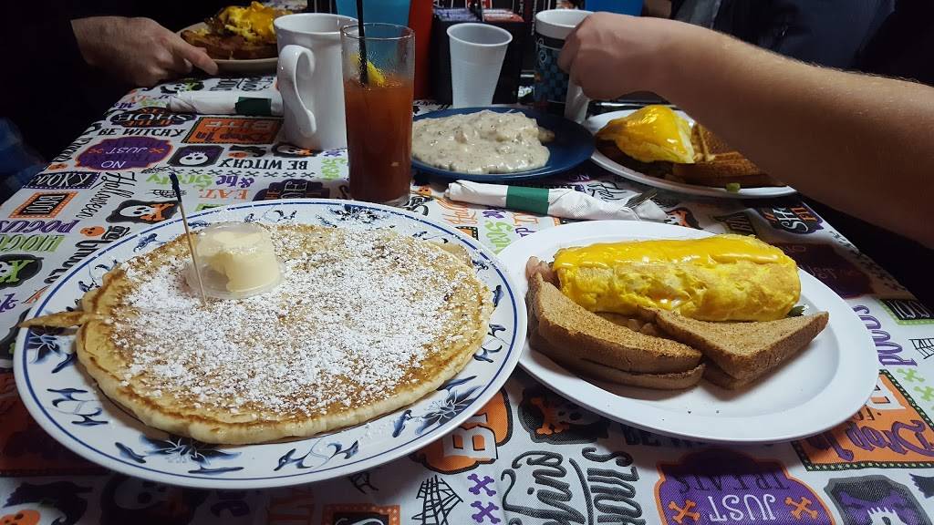 Last Chance Bar & Grill | restaurant | 2713 W Second St, Peoria, IL 61615, USA | 3092435036 OR +1 309-243-5036