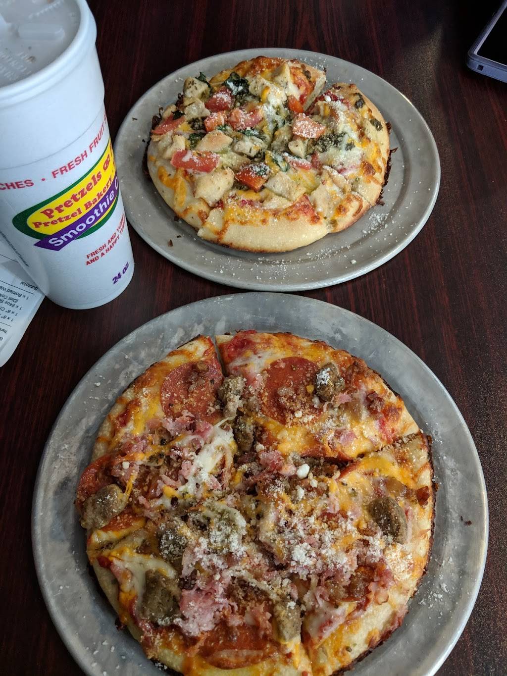 Pretzel Pizza Cafe & Creamery | restaurant | 28 Frederick St, Hanover, PA 17331, USA | 7179692125 OR +1 717-969-2125