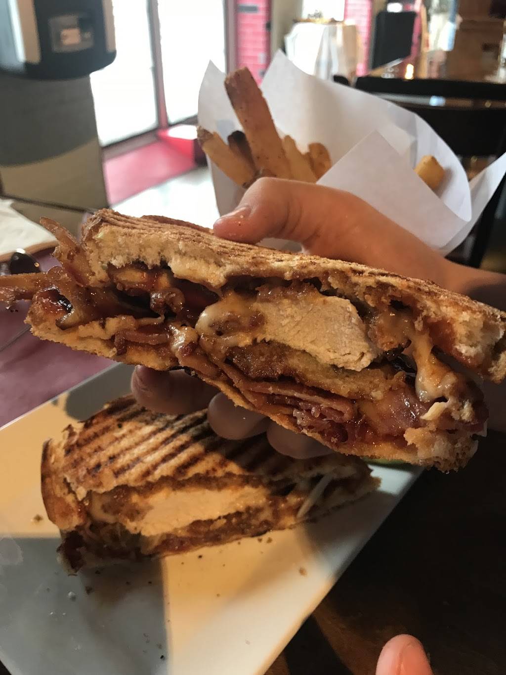 Black Raspberry Pub | restaurant | 36 Cordage Park Cir # 111, Plymouth, MA 02360, USA | 5088300022 OR +1 508-830-0022