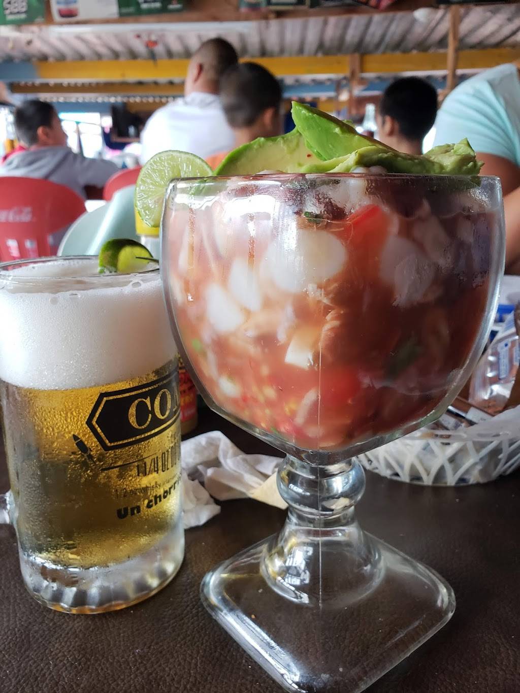 Mariscos El Faro | restaurant | Av Del Pacifico 464, Monumental, 22517 Tijuana, B.C., Mexico | 016642058544 OR +52 664 205 8544