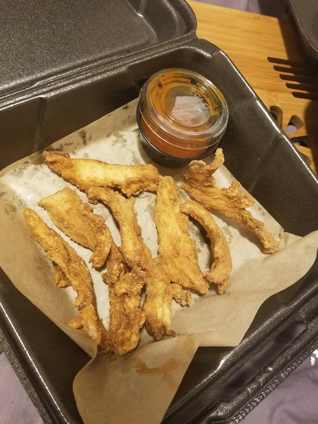 Hooters | restaurant | 1423 Riverchase Blvd, Rock Hill, SC 29732, USA | 8039804300 OR +1 803-980-4300