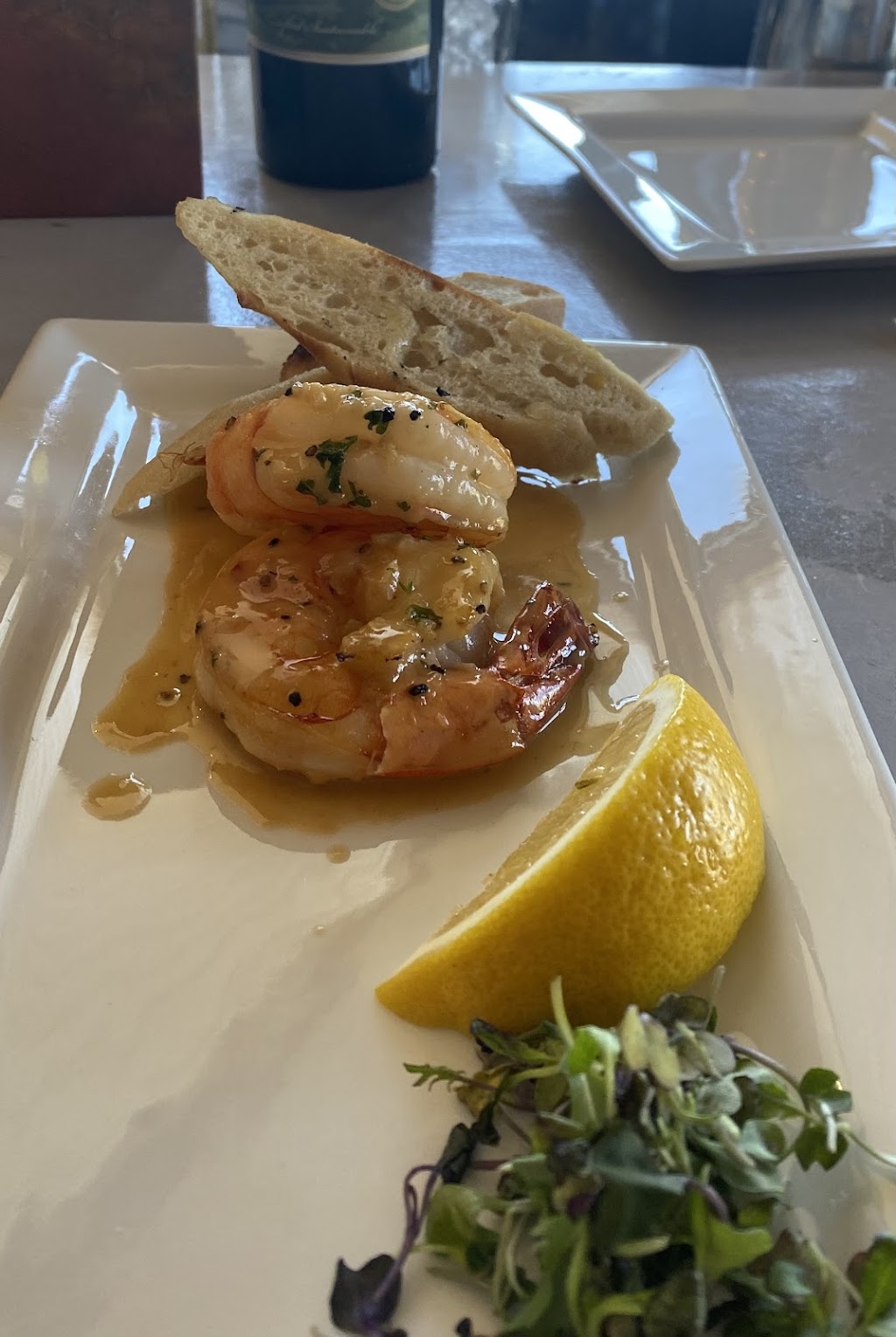 The Breeze | restaurant | 25 Dock Rd, Gilford, NH 03249, USA | 6032938833 OR +1 603-293-8833