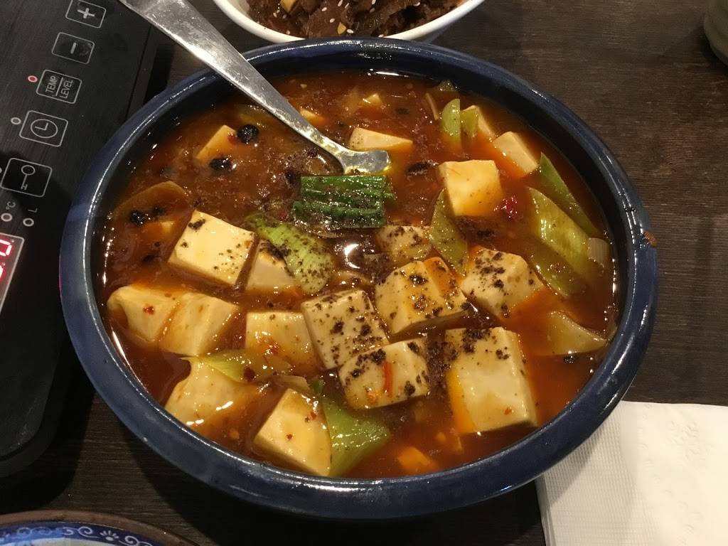 Hot pot restaurant | restaurant | 3701 Vestal Pkwy E, Vestal, NY 13850, USA | 6072964630 OR +1 607-296-4630