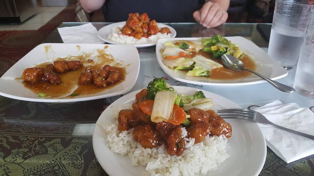 Phat Hong | restaurant | 360 Boulevard Arthur-Sauvé, Saint-Eustache, QC J7R 2J3, Canada | 4505986648 OR +1 450-598-6648