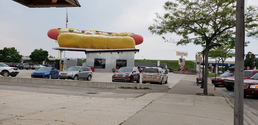 Dairy Queen | restaurant | 201 W Central Ave, Mackinaw City, MI 49701, USA | 2314200452 OR +1 231-420-0452