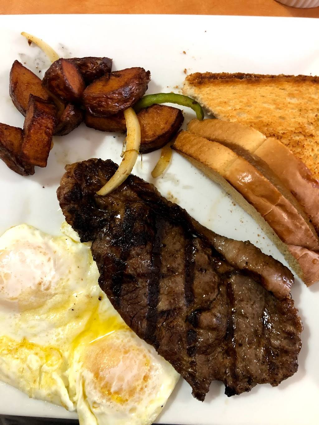 Sabrosos Grill | restaurant | 6958 Collins Ave, Miami Beach, FL 33141, USA | 3057638800 OR +1 305-763-8800