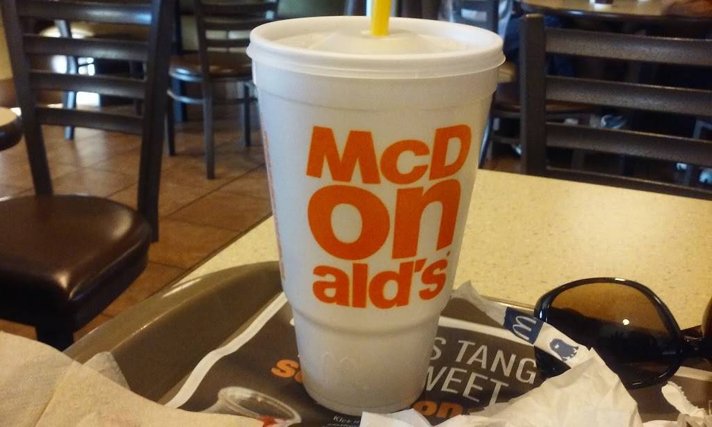 McDonalds | cafe | 320 Cross County Plaza, Batesville, IN 47006, USA | 8129344242 OR +1 812-934-4242