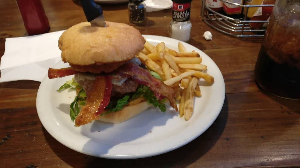 Grillin & Chillin Roadhouse | restaurant | 3650 San Juan Rd, Hollister, CA 95023, USA | 8316361010 OR +1 831-636-1010