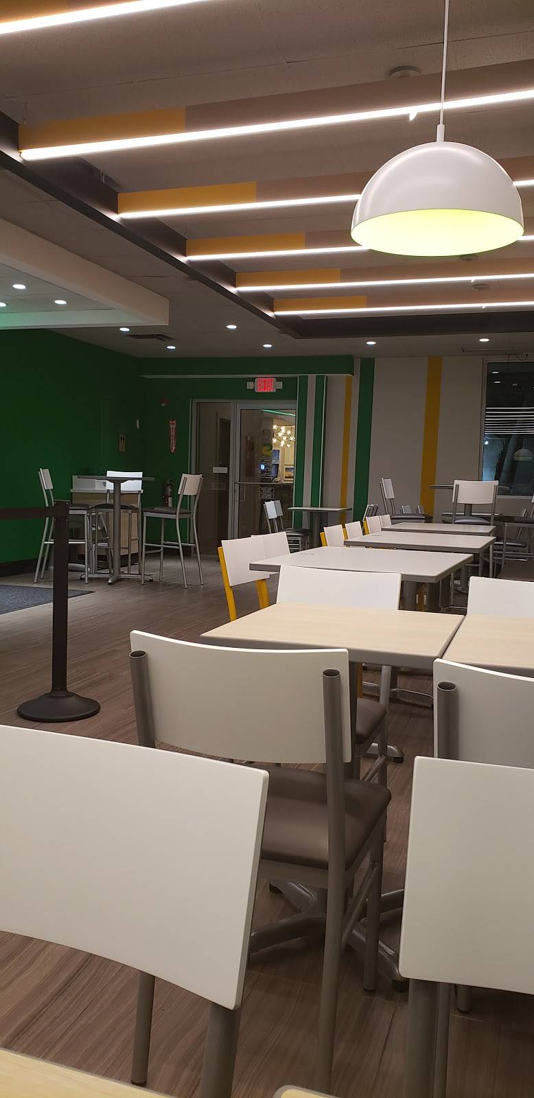 Subway | meal takeaway | 4200 NW 21 Street Concourse E, Miami, FL 33122, USA | 3054924110 OR +1 305-492-4110