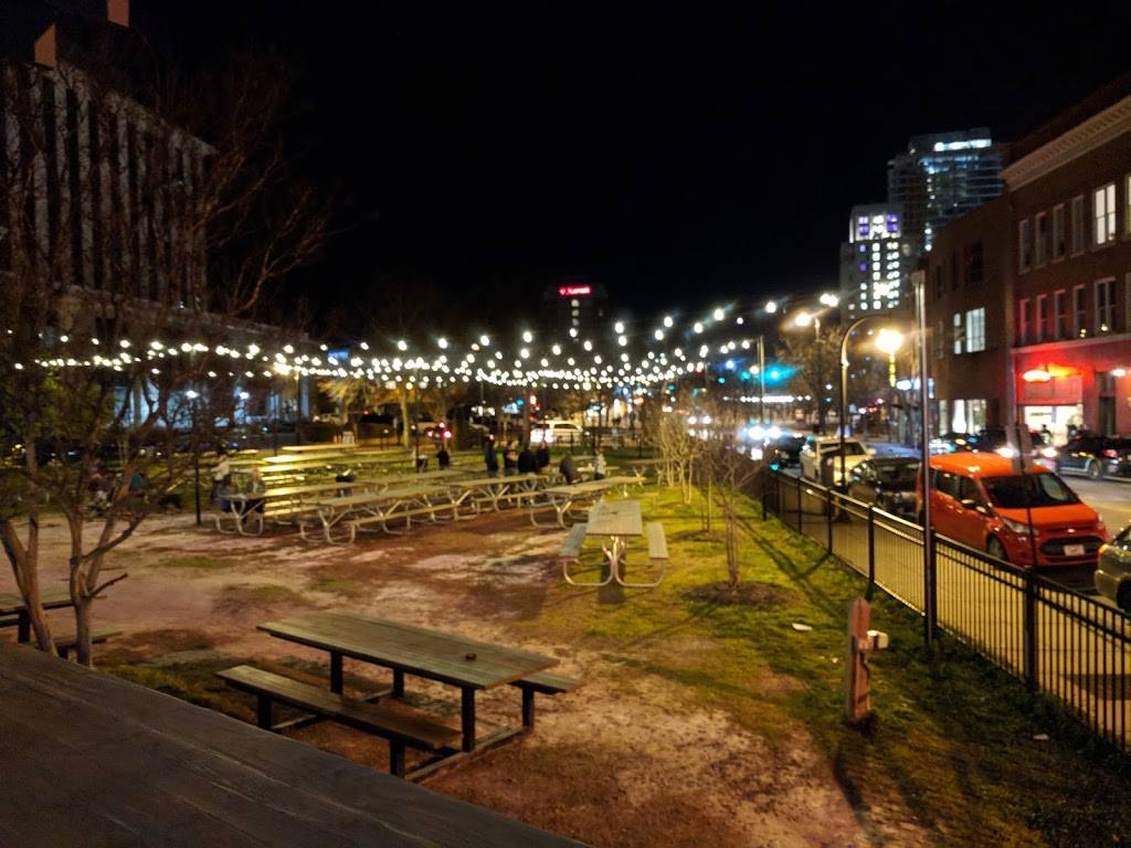 Bull McCabes Irish Pub | restaurant | 427 W Main St, Durham, NC 27701, USA | 9196823061 OR +1 919-682-3061