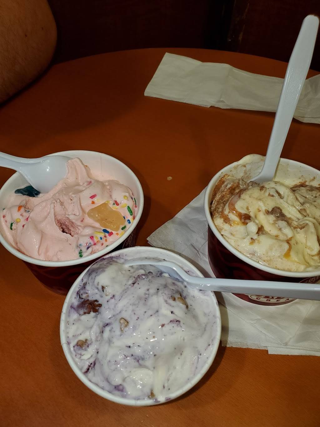 Cold Stone Creamery | bakery | 5500 Abercorn St Ste 20, Savannah, GA 31405, USA | 9126920035 OR +1 912-692-0035