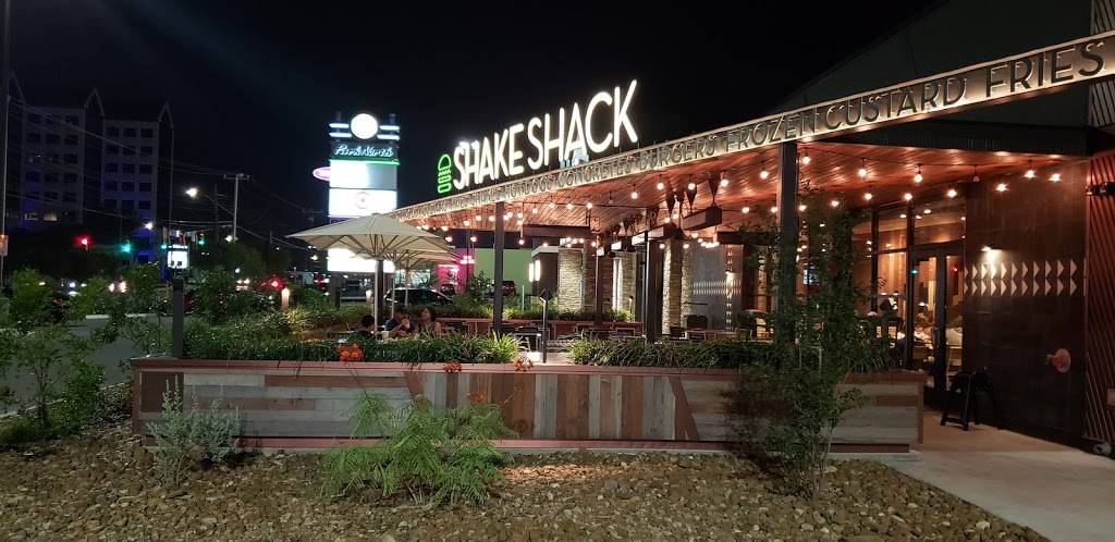 Shake Shack | restaurant | 7427 San Pedro Ave, San Antonio, TX 78216, USA | 2102774770 OR +1 210-277-4770