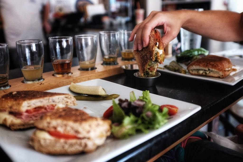 Seven Lakes Station | restaurant | 80 Orange Turnpike, Sloatsburg, NY 10974, USA | 8457125586 OR +1 845-712-5586