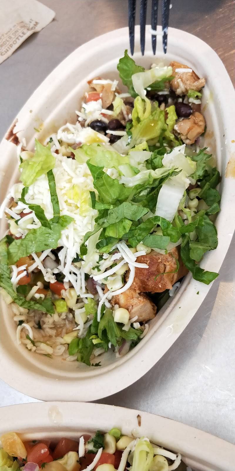 Chipotle Mexican Grill | restaurant | 475 N Beverly Dr, Beverly Hills, CA 90210, USA | 4242531661 OR +1 424-253-1661