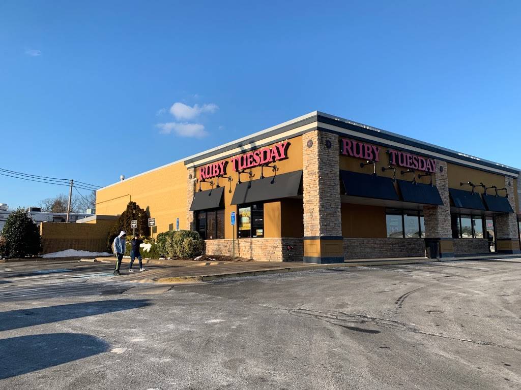 Ruby Tuesday | restaurant | 5880 Leesburg Pike, Falls Church, VA 22041, USA | 7038206602 OR +1 703-820-6602