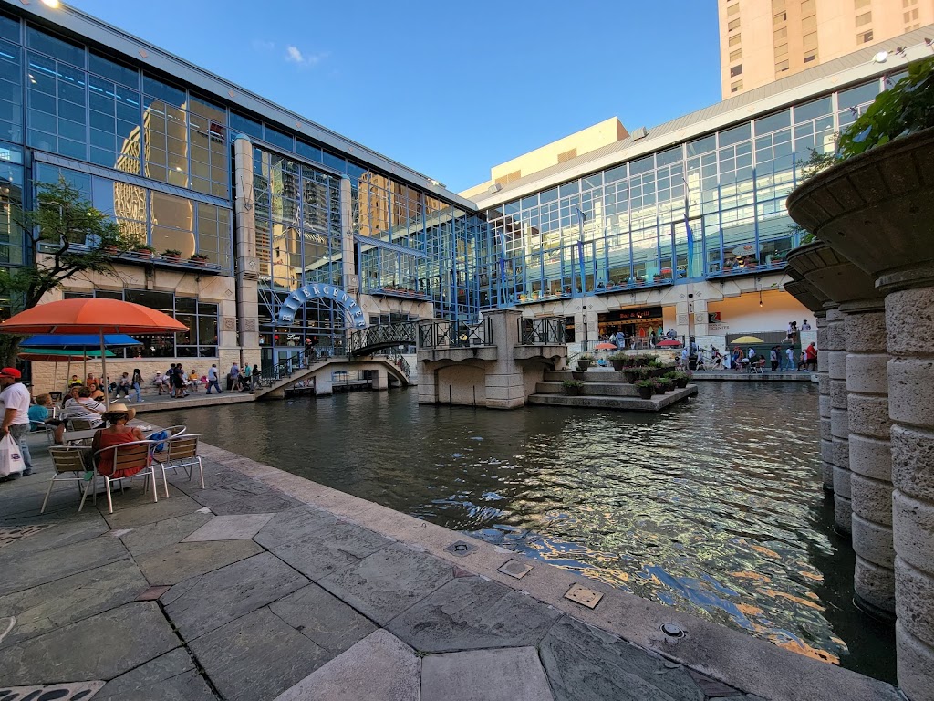 Landshark Bar & Grill San Antonio | restaurant | 849 E Commerce St Suite 171, San Antonio, TX 78205, USA | 2105561790 OR +1 210-556-1790