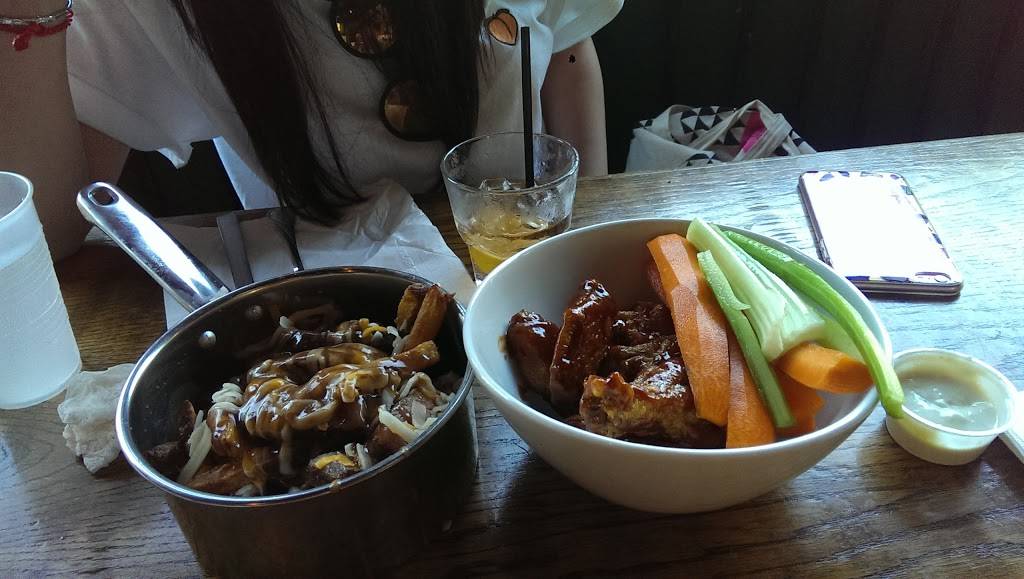 Kilt and Clover | restaurant | 17 Lock St, St. Catharines, ON L2N 5B6, Canada | 9056468917 OR +1 905-646-8917