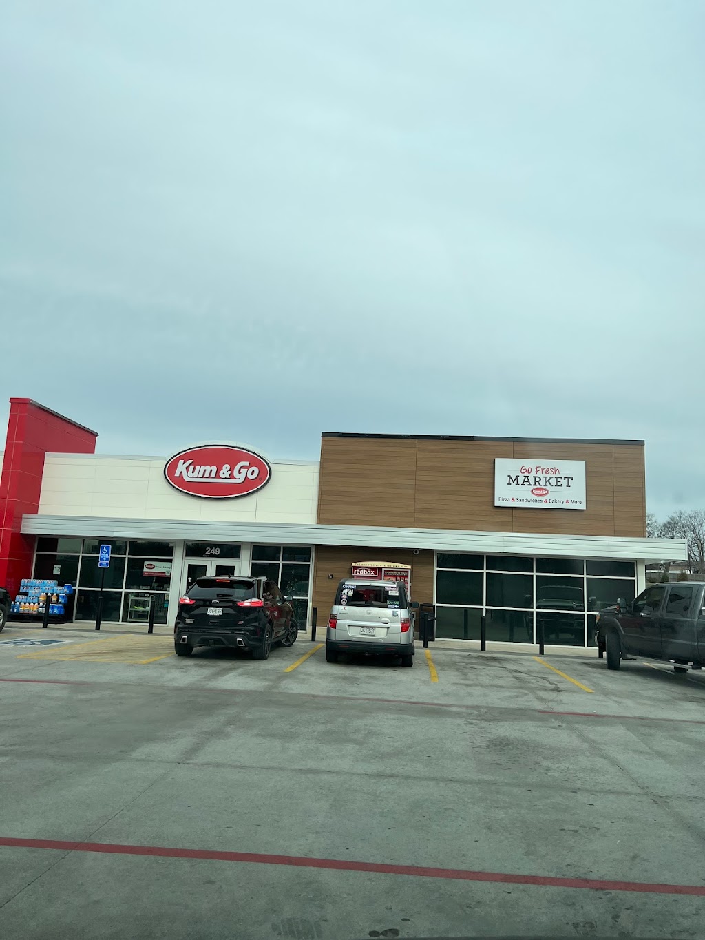 Kum & Go | meal takeaway | 249 W Old Mill Rd, Fair Grove, MO 65648, USA | 4177599293 OR +1 417-759-9293