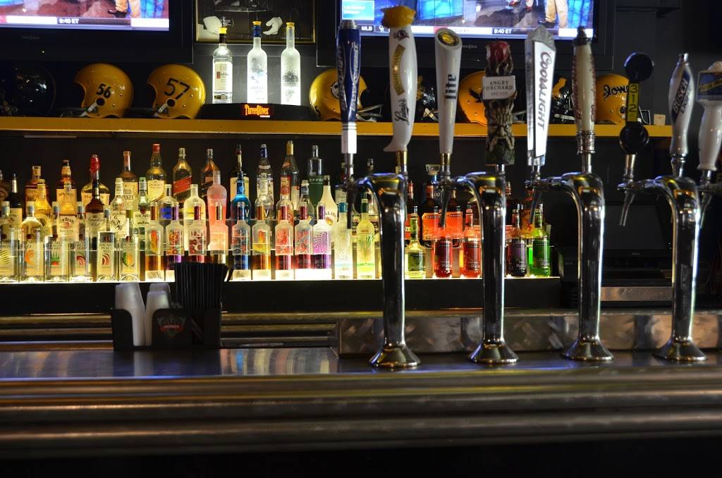 Fieldhouse Iowa City | restaurant | 118 S Dubuque St, Iowa City, IA 52240, USA | 3193415872 OR +1 319-341-5872