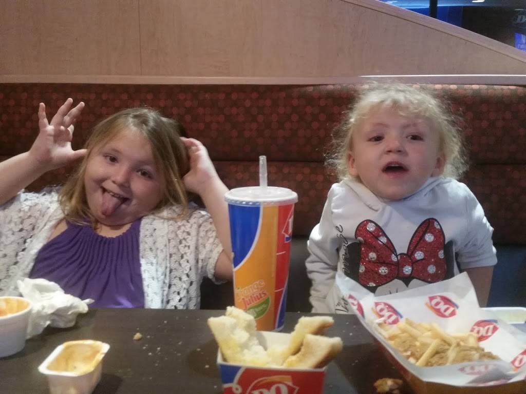 Dairy Queen Grill & Chill | restaurant | 1601 Avalon Ave, Muscle Shoals, AL 35661, USA | 2563665376 OR +1 256-366-5376