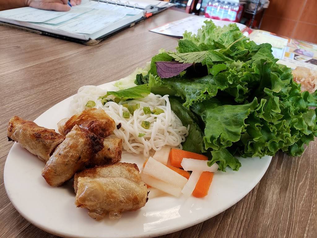 Pho Broadway | restaurant | 942 N Broadway #102, Los Angeles, CA 90012, USA | 2135722507 OR +1 213-572-2507