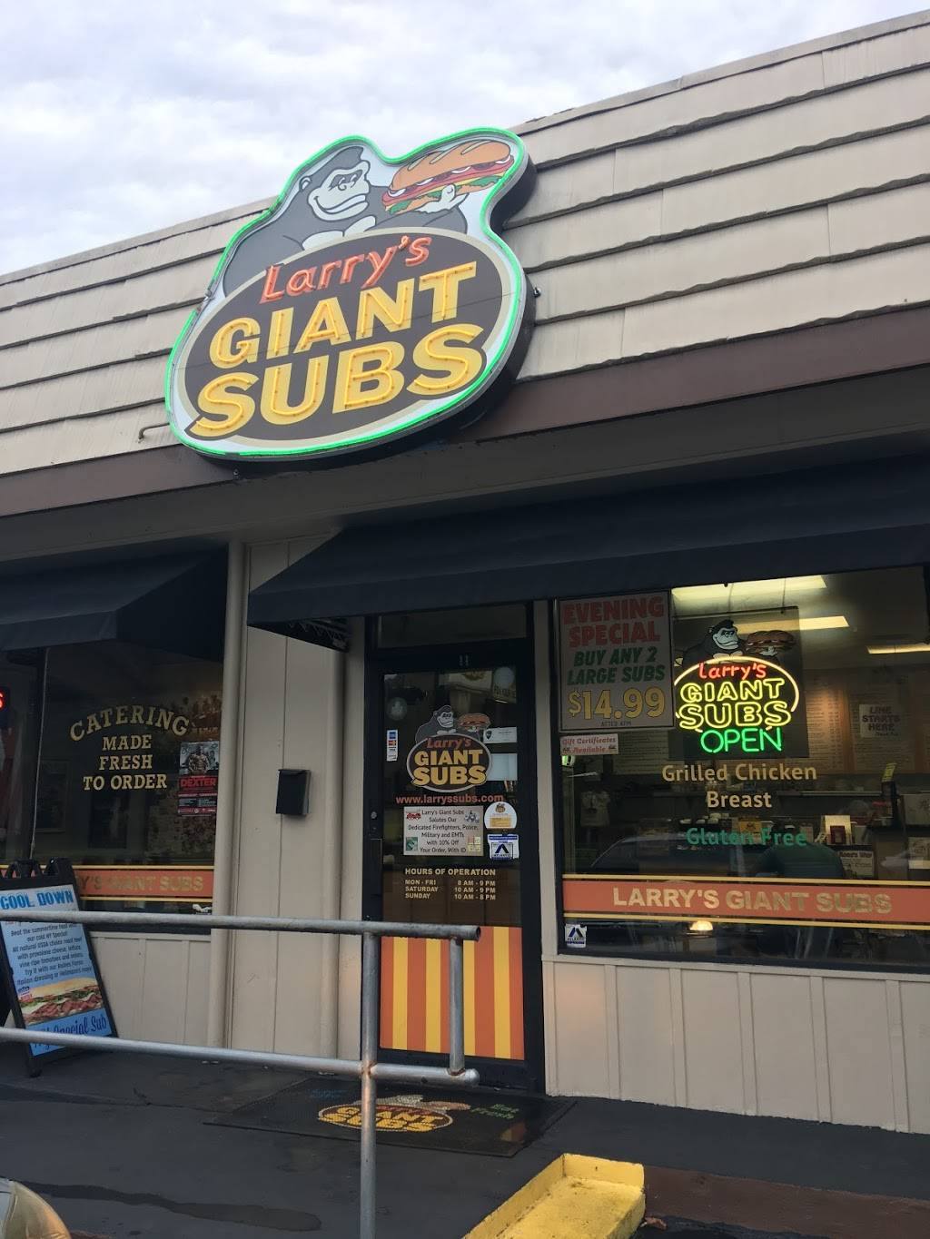 Larrys Giant Subs | meal takeaway | 5733 Roosevelt Blvd, Jacksonville, FL 32244, USA | 9044469500 OR +1 904-446-9500