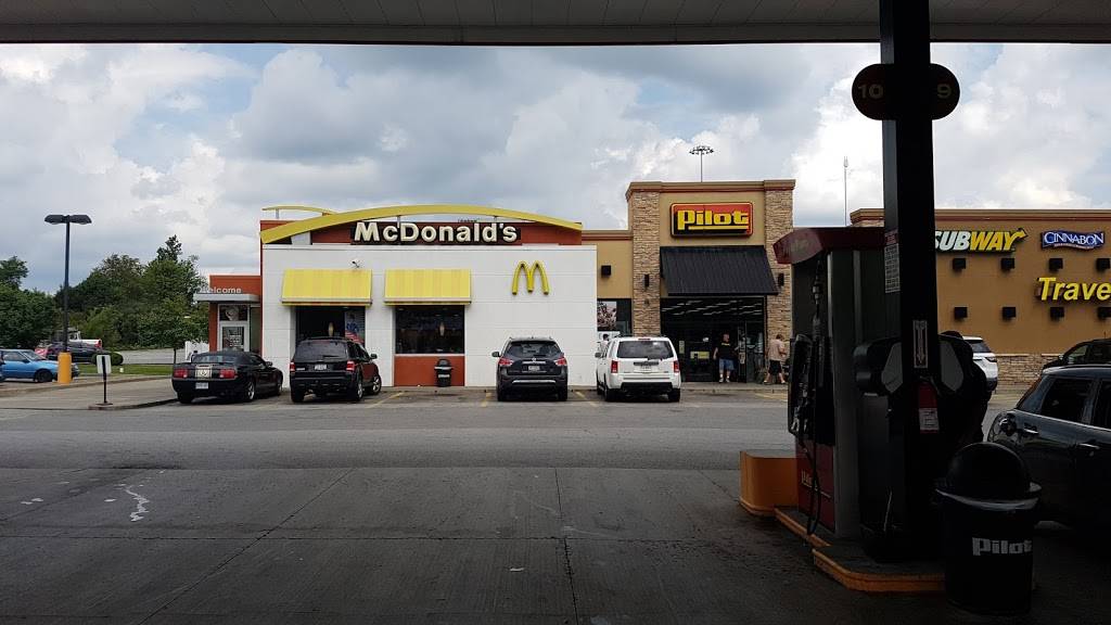 Pilot Travel Center | restaurant | 2010 New Castle Rd, Portersville, PA 16051, USA | 7243683028 OR +1 724-368-3028