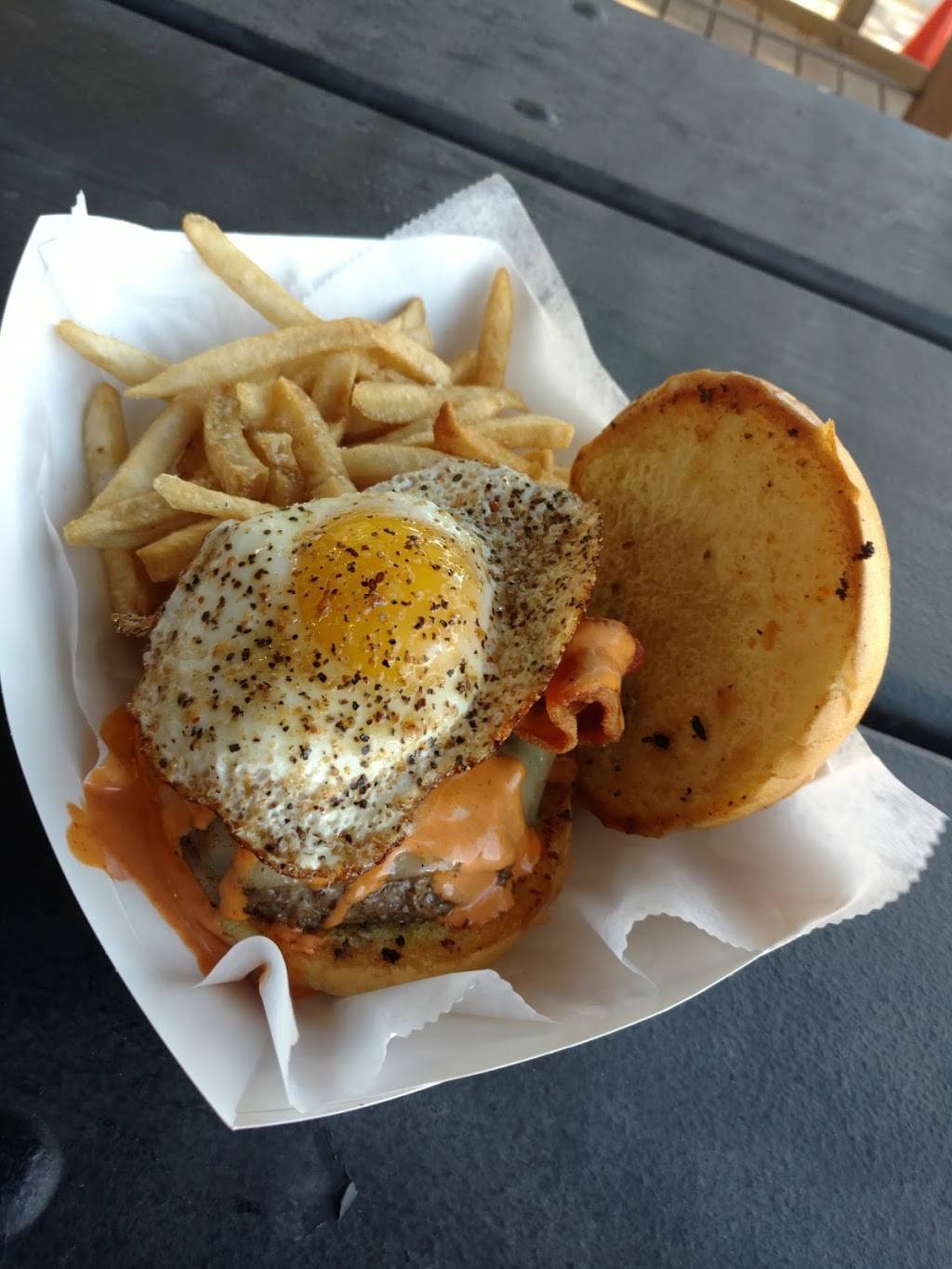 Burger Culture | restaurant | 6920 N Dale Mabry Hwy, Tampa, FL 33614, USA | 8139927444 OR +1 813-992-7444