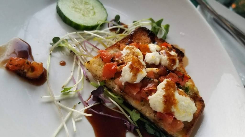 Club Touriste | restaurant | 133 Rue Victoria, Salaberry-de-Valleyfield, QC J6T 1A3, Canada | 4503735290 OR +1 450-373-5290