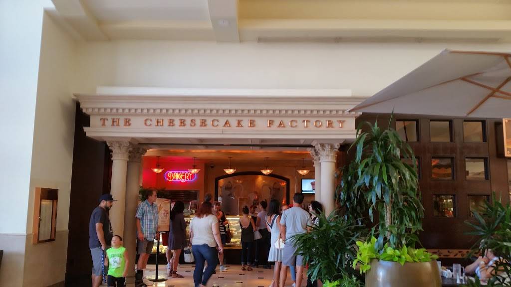 The Cheesecake Factory | restaurant | 442 W Hillcrest Dr, Thousand Oaks, CA 91360, USA | 8053719705 OR +1 805-371-9705