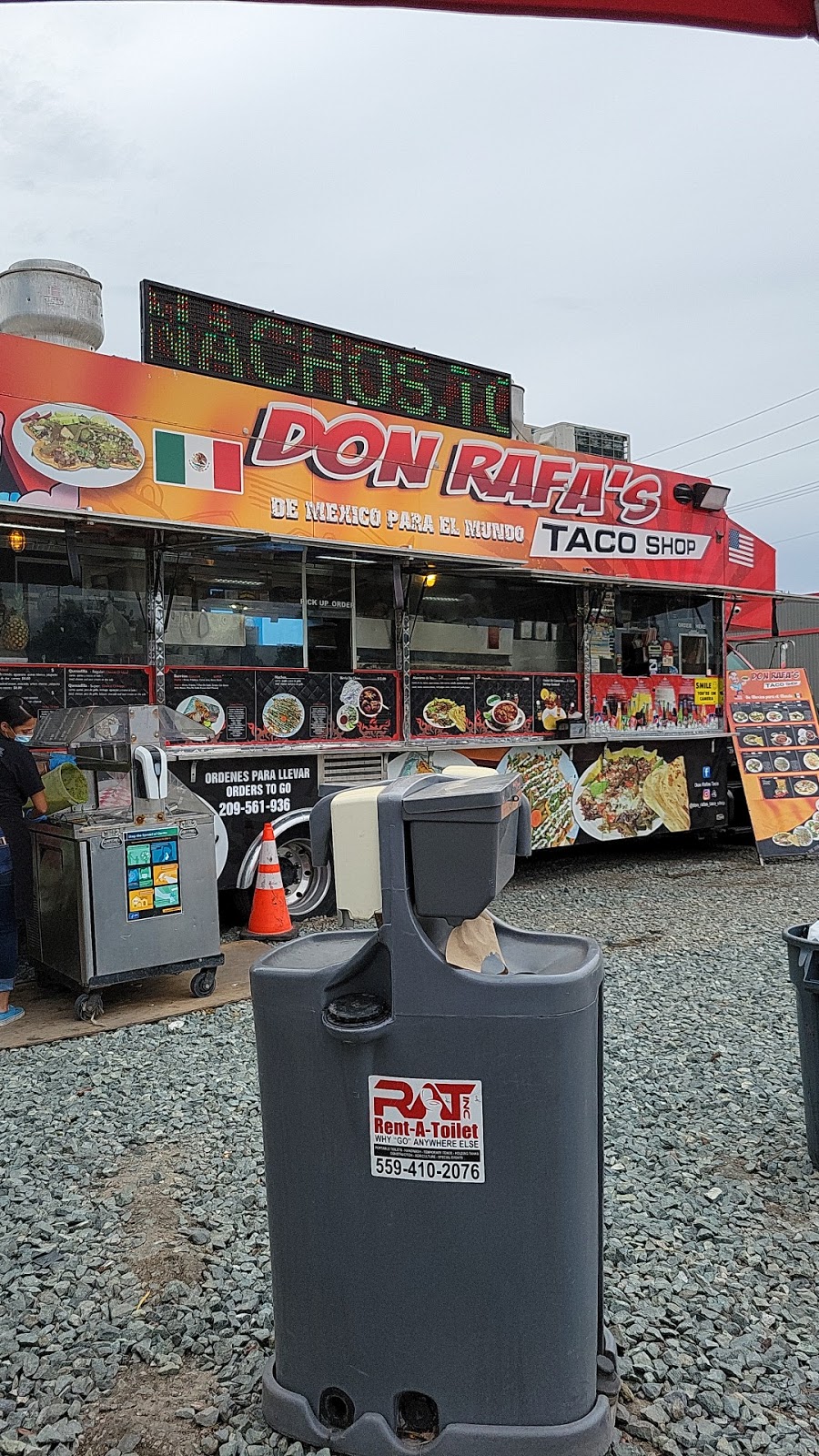 Don Rafas | restaurant | 804 E Hammer Ln, Stockton, CA 95210, USA | 2092989642 OR +1 209-298-9642