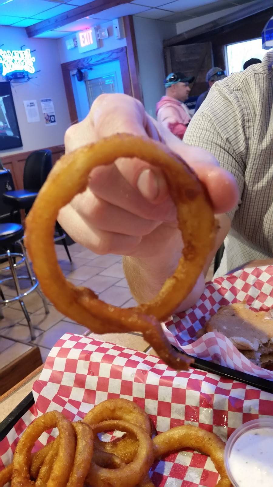 DTrains Corner Bar & Grill | restaurant | 300 Locust St NE, Blairstown, IA 52209, USA | 3194546232 OR +1 319-454-6232