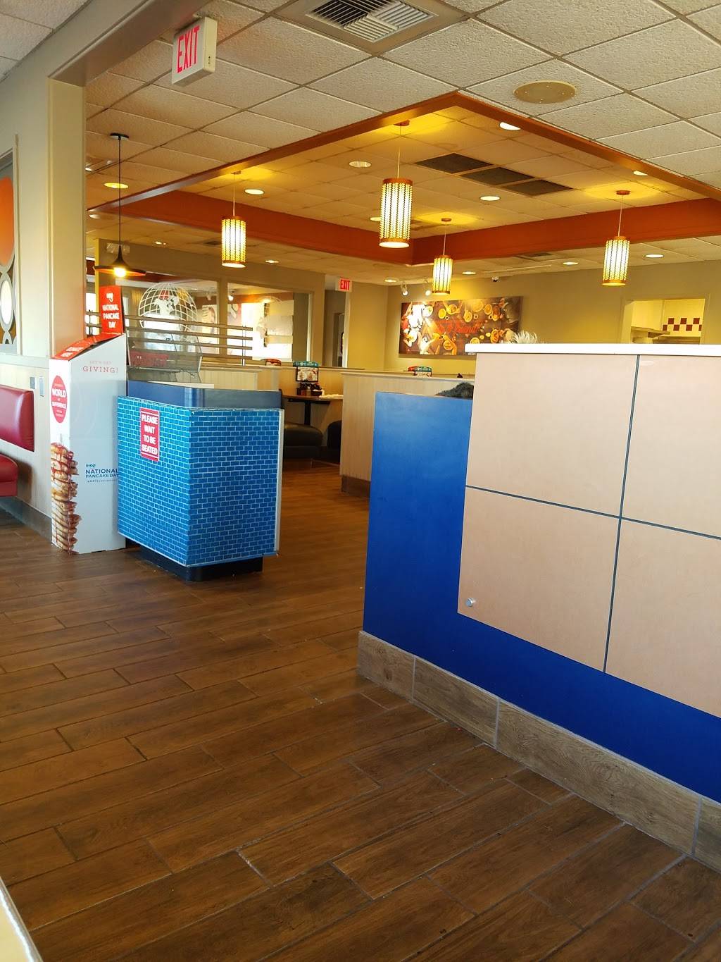 IHOP | restaurant | 2990 Donnell Dr, Forestville, MD 20747, USA | 3019679300 OR +1 301-967-9300