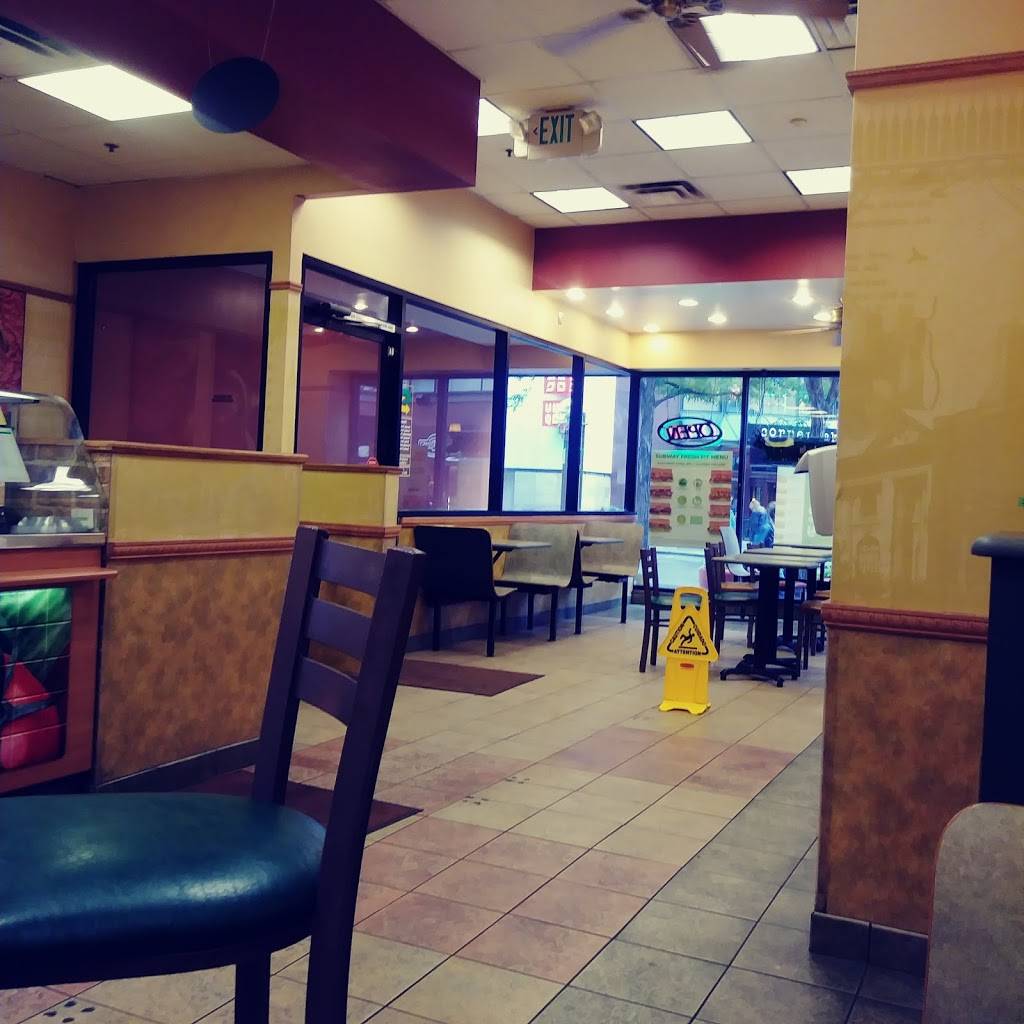 Subway | meal takeaway | 409 16th St Mall, Denver, CO 80202, USA | 3039961178 OR +1 303-996-1178